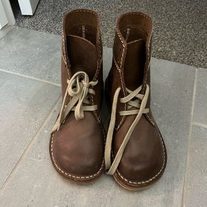 Duck feet Faborg shoes, size 39.  Color cocoa